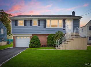 192 E Henry Pl, Iselin, NJ 08830
