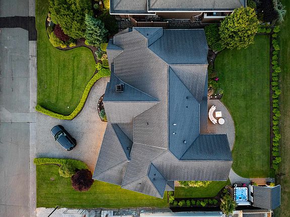 4th image of 860 Jackson Way