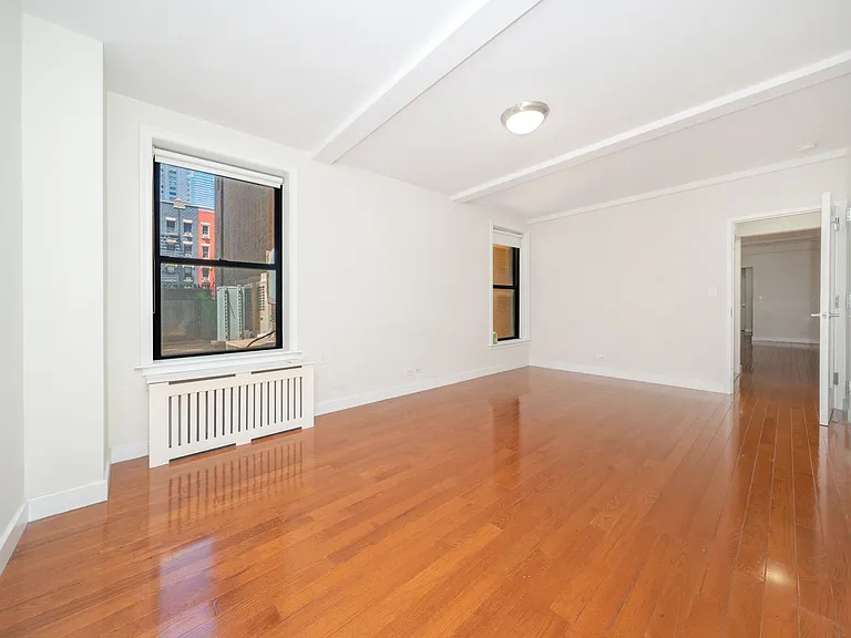 400 E 58th St #2G — Photo 4