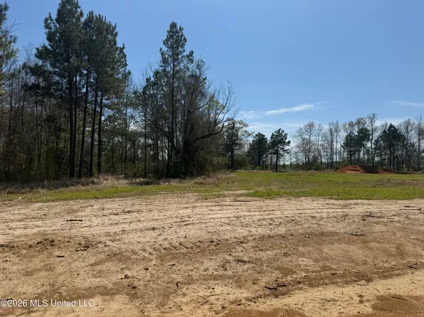 8 Oakley Ln, Lucedale, MS 39452