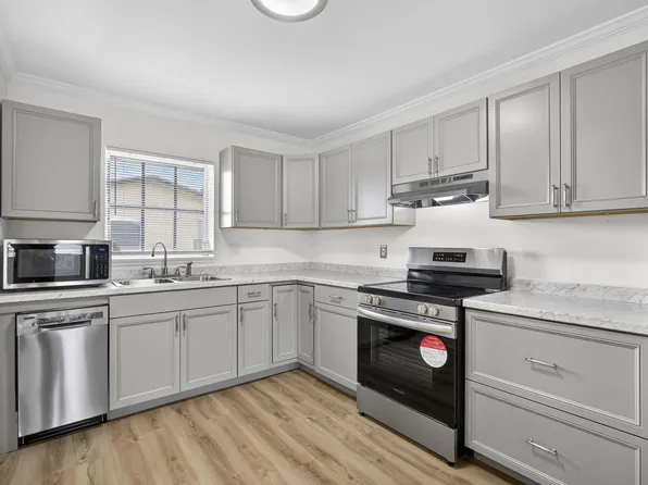 2960 Ashley Drive E #D, West Palm Beach, FL 33415