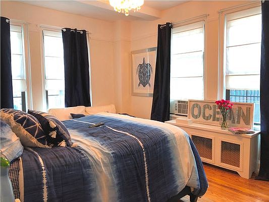 2nd image of 175 W 76th St APT 9D