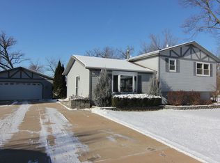 1105 N Hickory Ter, Round Lake Beach, IL 60073
