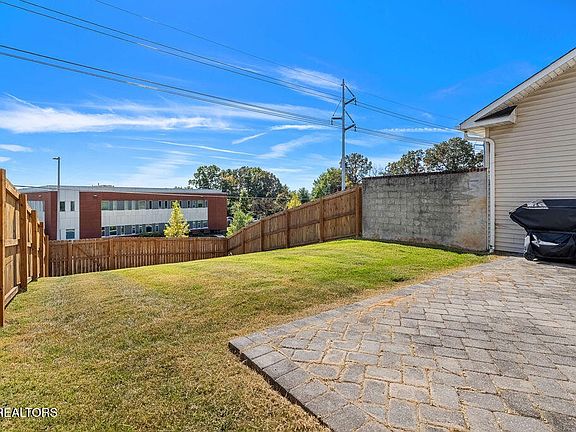 5th image of 6922 Pemmbrooke Shire Ln