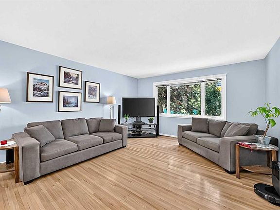 4th image of 7828 W 10th St NW