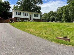 123 Wedgewood Dr, Mount Airy, NC 27030