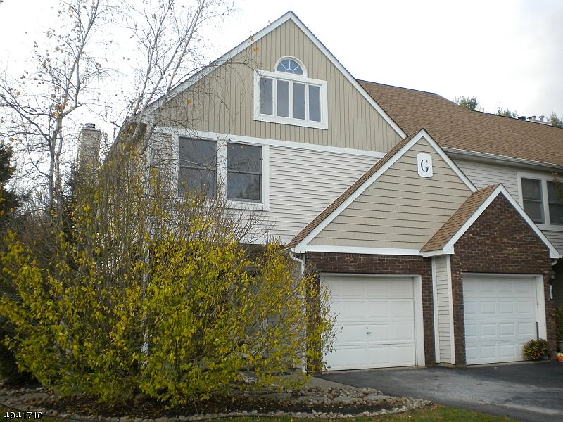 1st image of 25 HERITAGE LN