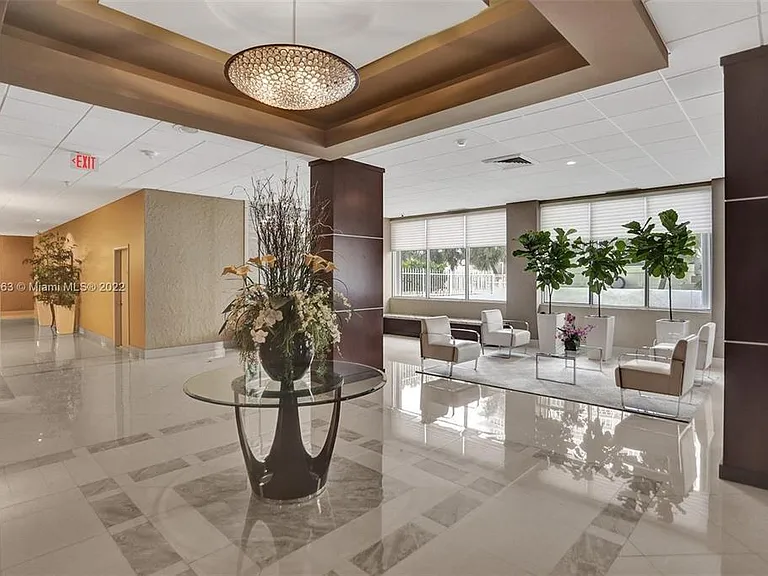 4250 Galt Ocean Dr #Penthouse R — Photo 3