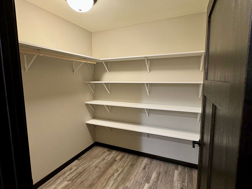 1st image of 699 Glacier Dr #211