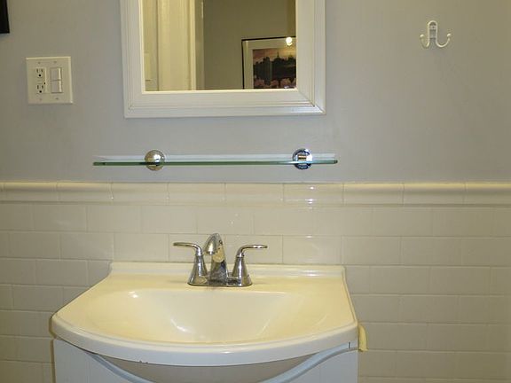 4th image of 399 1st St #3