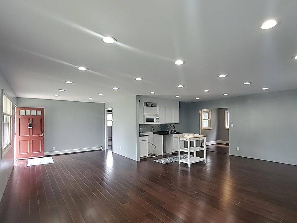 1st image of 128 Catalpa Dr