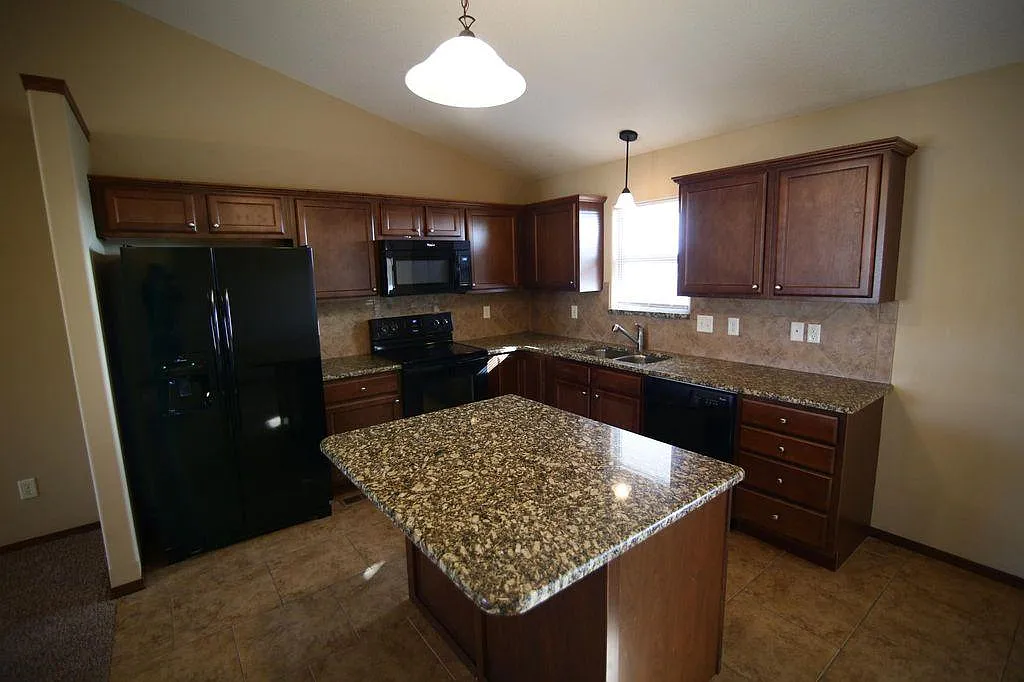 12606 E Willowgreen Cir — Photo 1