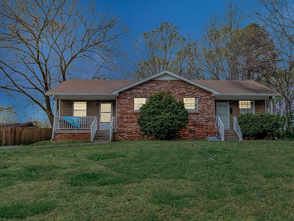 3rd image of 211 Valley View Dr