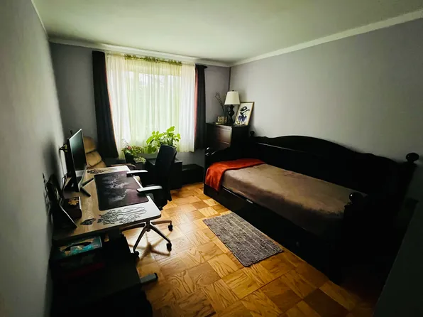 10204 Rockville Pike, Rockville, MD 20852