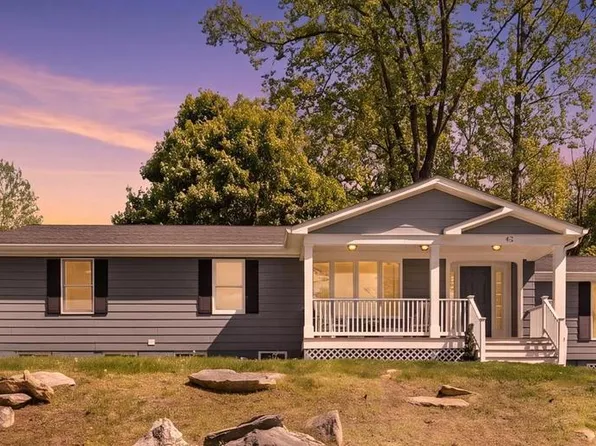 42 Together Dr, Inwood, WV 25428