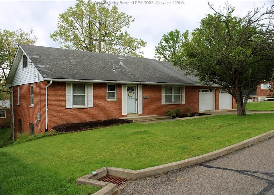 1st image of 1322 Village Dr