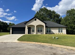 255 Willow Creek Ct, Center, TX 75935
