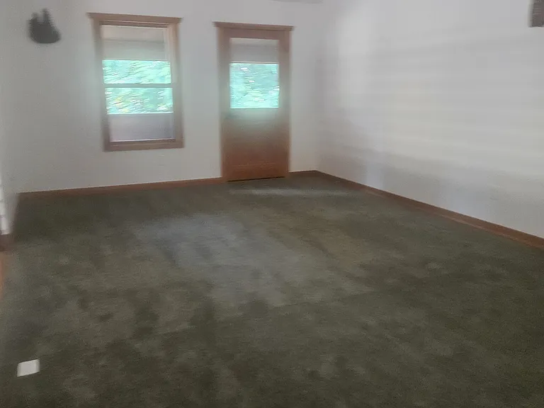 715 Bakken Rd — Photo 10