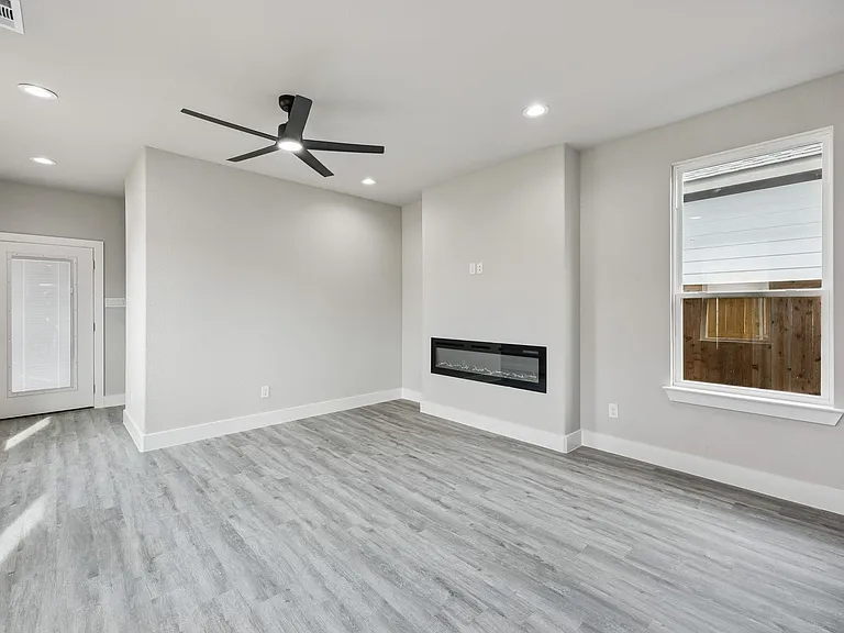 3703 York St — Photo 9