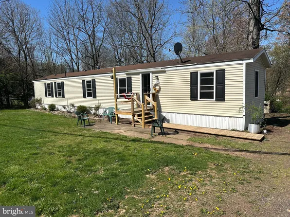 650 Roseann Ln, Sellersville, PA 18960