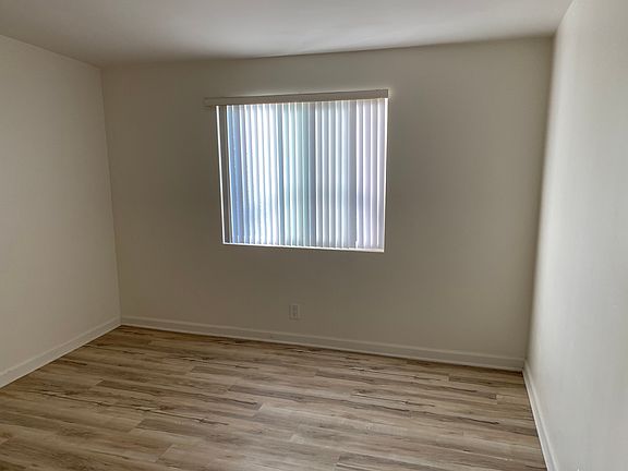 5th image of 236 Hill St