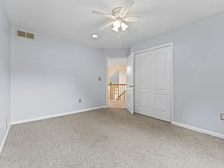 1 Gaelic Ct — Photo 37