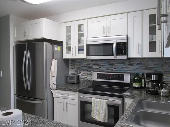 6853 Tamarus St Unit 204, Las Vegas, NV 89119