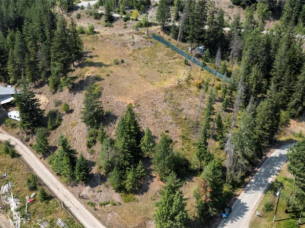 1353 Lee Creek Dr, Columbia Shuswap, BC V0E 1M4