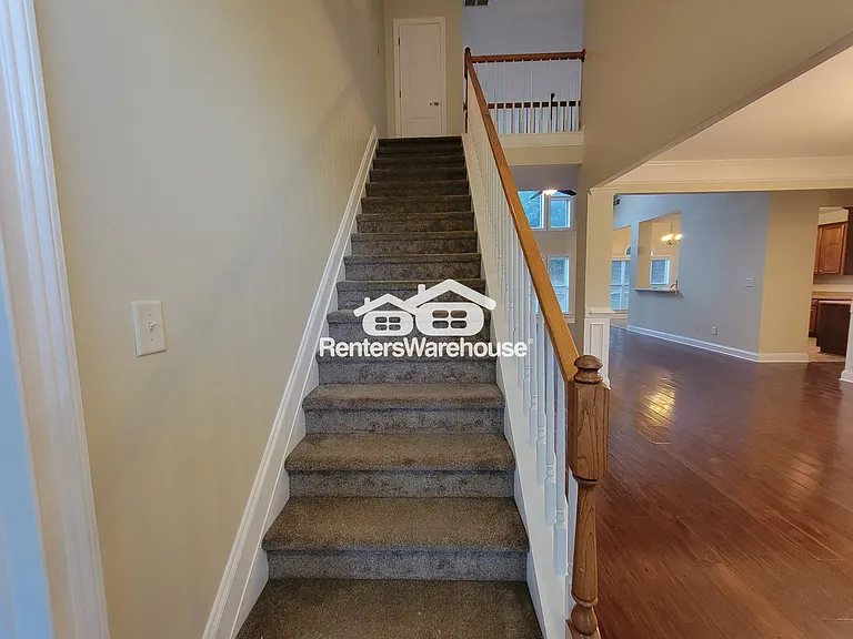 1025 Rowanshyre Cir — Photo 26