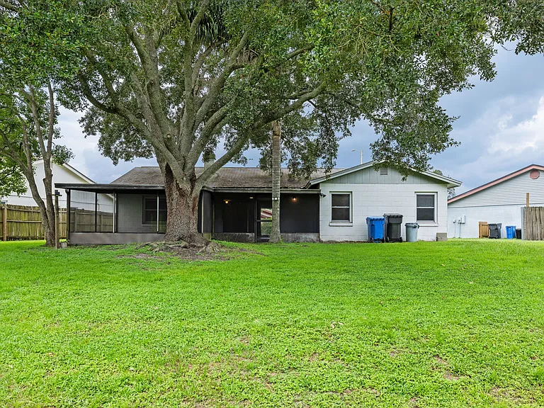 629 Stillview Cir — Photo 34