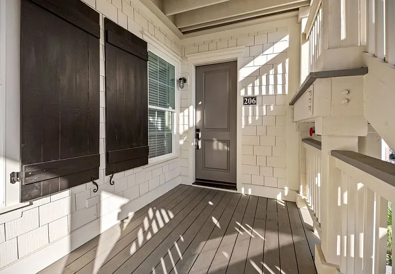 117 Gascoigne Ave #206 — Photo 4