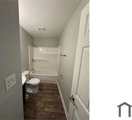 4 bed, 1104 sqft, $2,000 — Photo 4