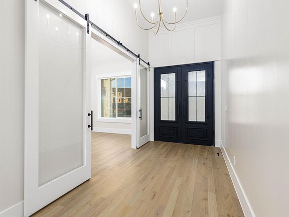 5th image of 393 E Sidbury Rd