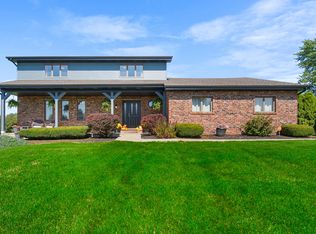 2608 Queens Ln, Dyer, IN 46311