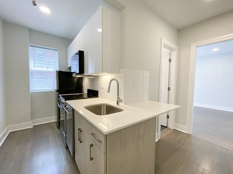 151 Park Dr #8 — Photo 2