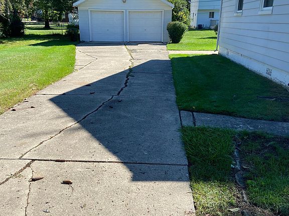 2nd image of 3110 Troy Dr