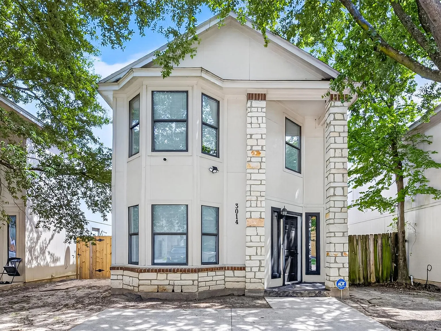 4 bed, 2.0 bath, 1590 sqft, $1,800 — Photo 1