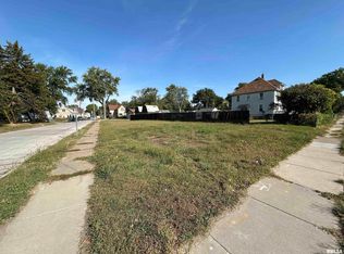 2736 Rockingham Rd, Davenport, IA 52802