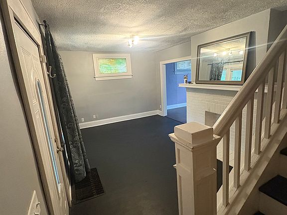 3rd image of 513 E Jenkins Ave