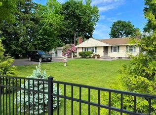 243 jakson ave, Syosset, NY 11791