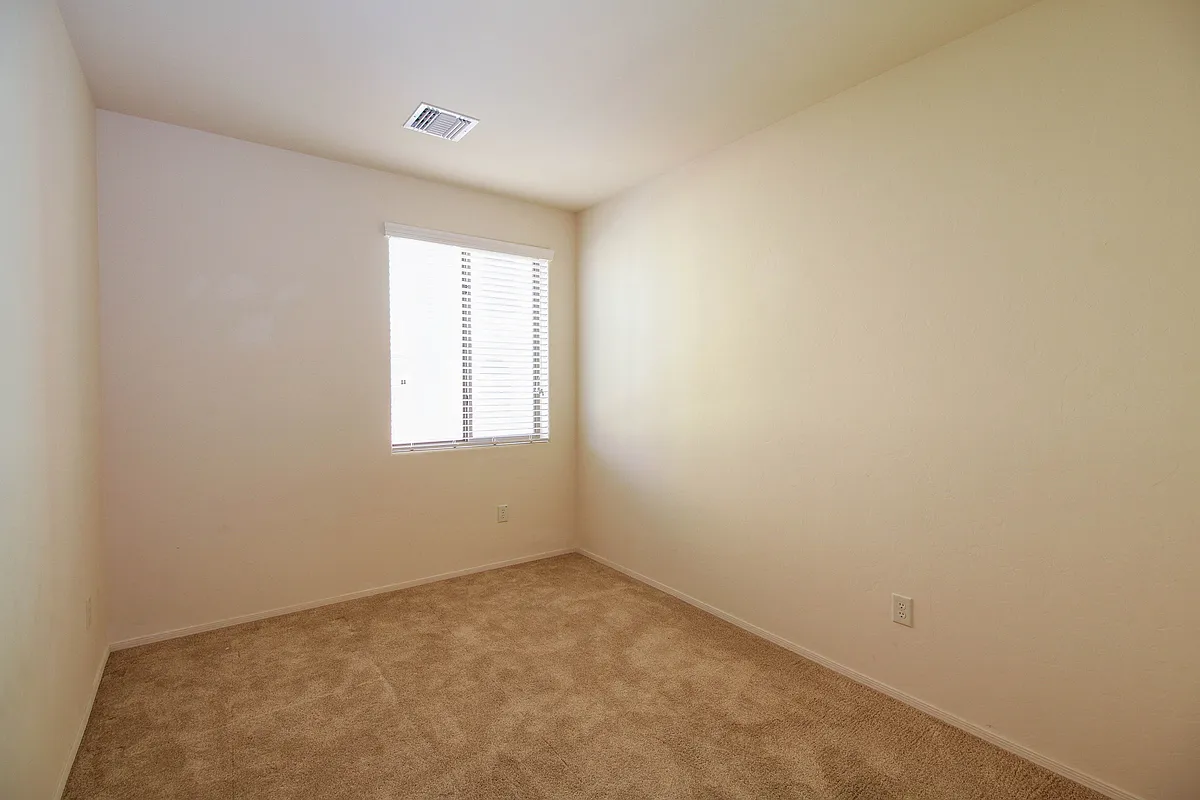 Building Photo - 2390 E Blue Diamond Dr
