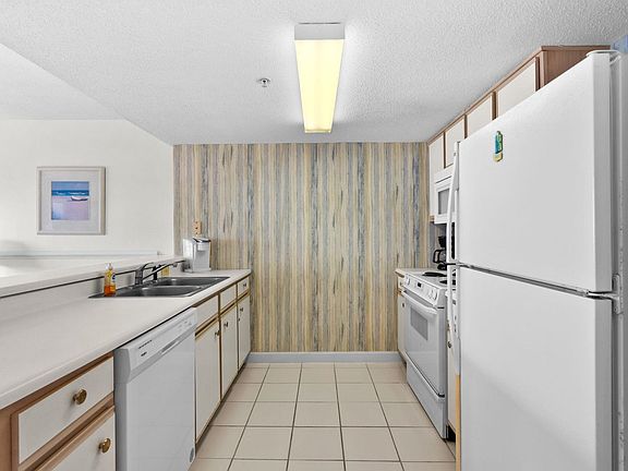 4th image of 501 S Ocean Blvd. #607