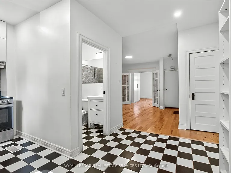 673 Woodbine Ave #2 — Photo 9