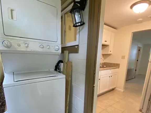 3rd image of 3920 Kelly Ave #A