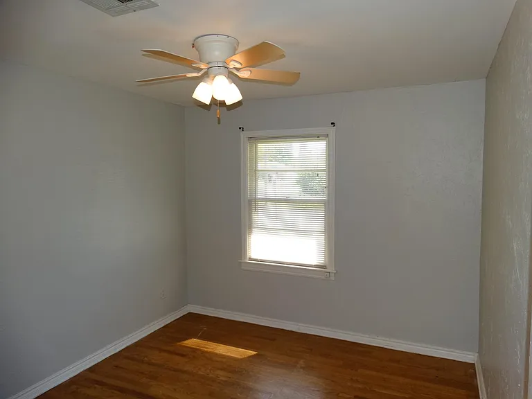2101 Brighton Ave — Photo 15