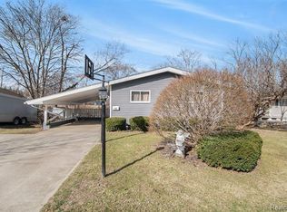 428 Cynthia Dr, Flushing, MI