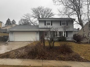 503 Partridge Ct, Pewaukee, WI 53072