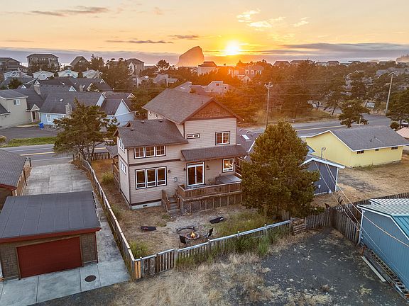 3rd image of 34625 Cape Kiwanda Dr