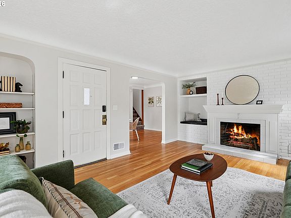 4th image of 4426 NE 38th Ave