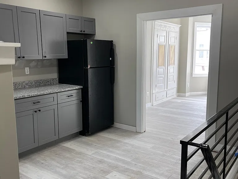 3431 Jasper St — Photo 4